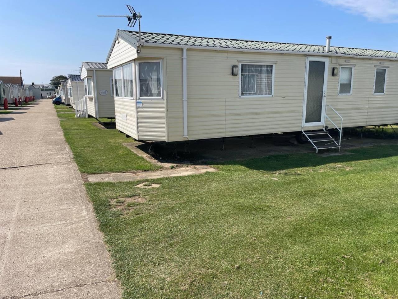 3 Bedroom Holiday Home Саут Хейлинг Екстериор снимка